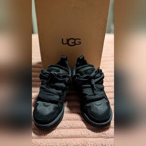 NIB UGG Lowmel Black NEW